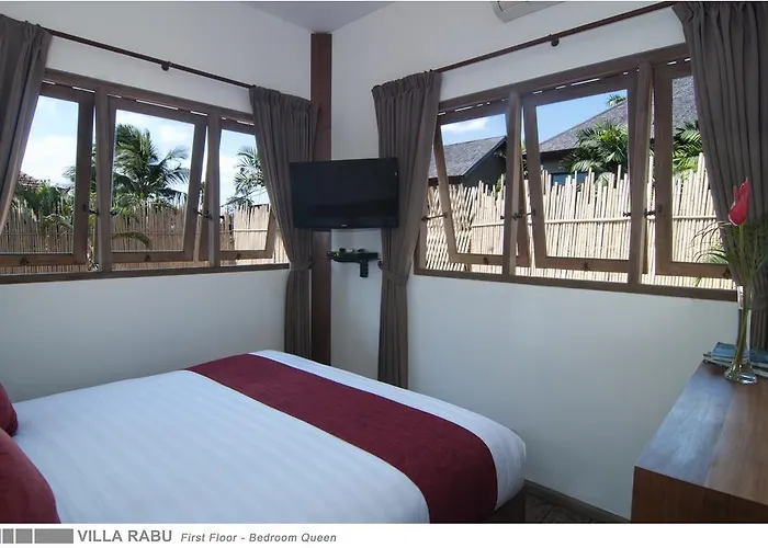 3br Rabu - Minggu * Семиньяк
